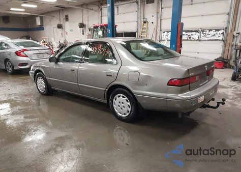 1998 Toyota Camry Le из США, поврежденный, VIN 4T1BG22K1WU372653